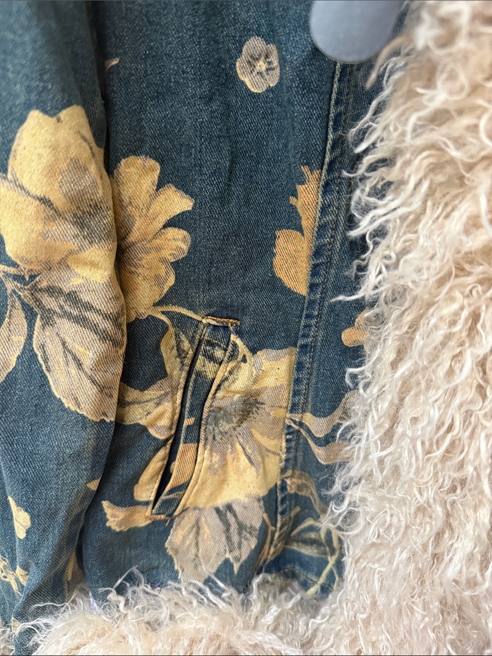 ROMWE Dark Green Floral Jacket with Beige Faux Fur Trim - Picture 3 of 5